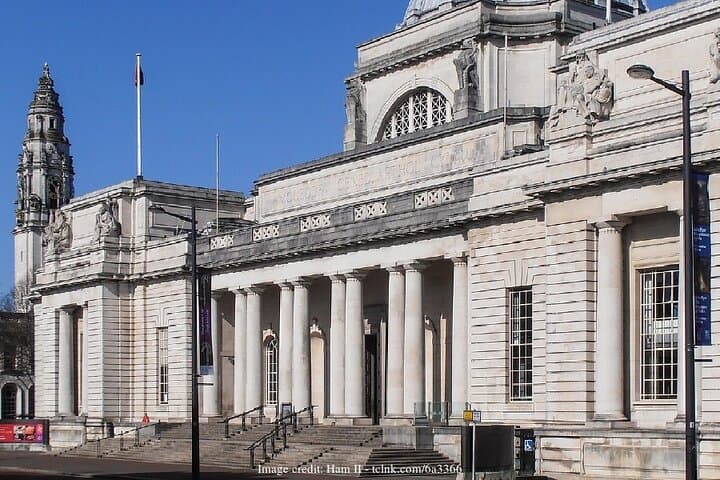 Welcome to Cardiff: Private 2-hour Walking Tour