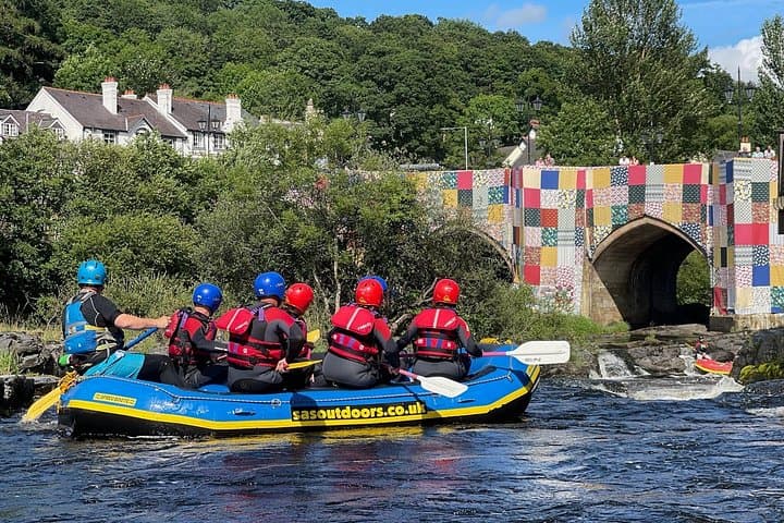 White Water Rafting Experience in River Dee in Llangollen
