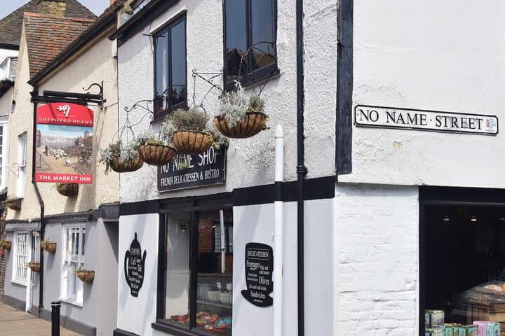Street with no name, Sandwich
