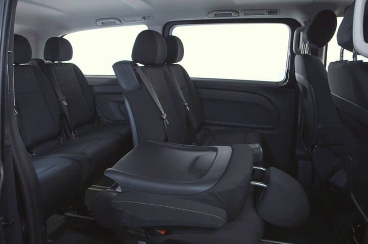 Dublin Airport transfers 1-7 people private chauffeur to Belfast