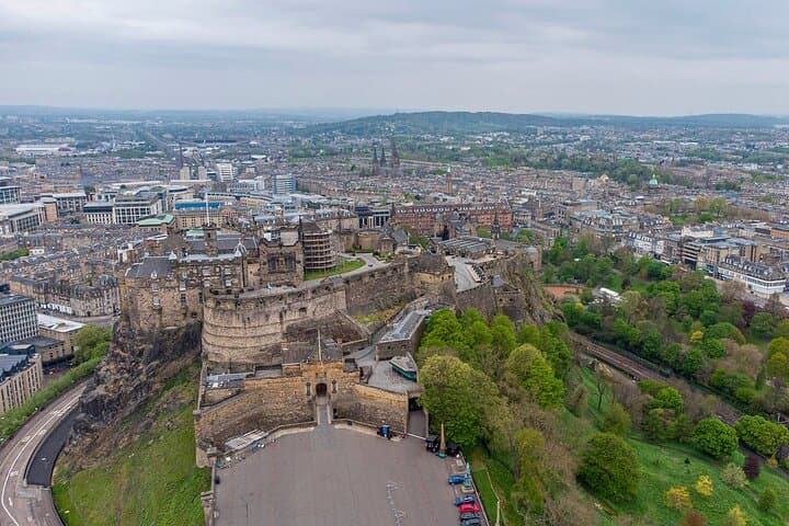 Edinburgh Castle: Guided Walking Tour with Entry Ticket