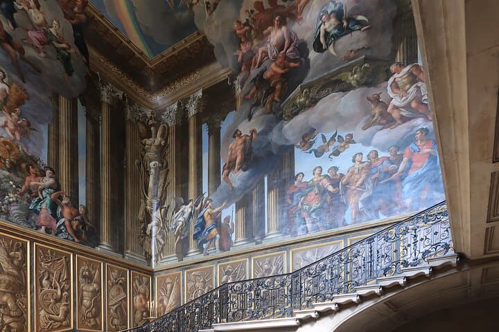 Private Tour of Hampton Court Palace with Award-Winning Architectural Historian