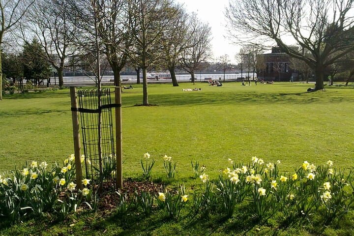 Tales from the Thames Riverbank: A Self-Guided Audio Tour