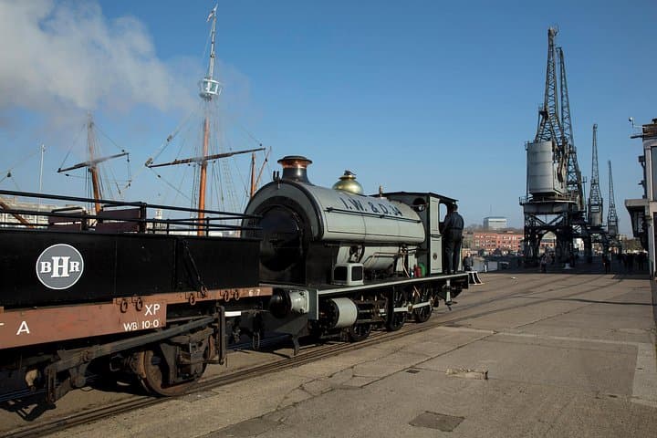 Bristol Waterfront: Brunel to Banksy Self-Guided Puzzle Walk