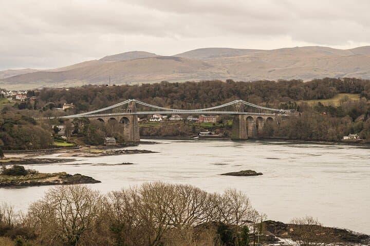 Llanberis, Conwy and Caernarfon Castle: A Self-Guided Driving Tour of Snowdonia