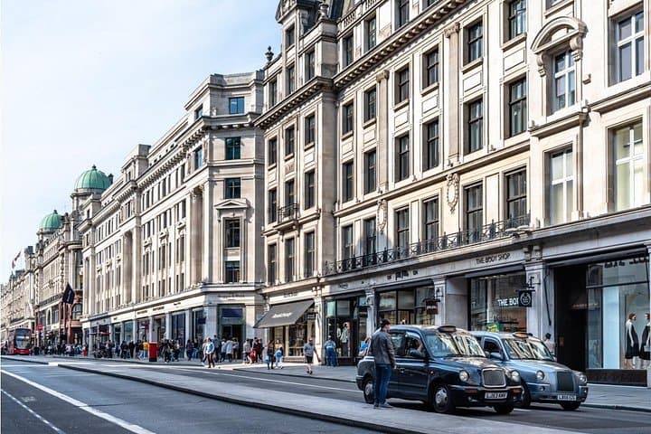 London’s Crown Secret: Self-Guided Royal Puzzle Quest