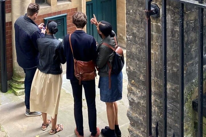 Colombia's Finest Outdoor Murder Mystery London