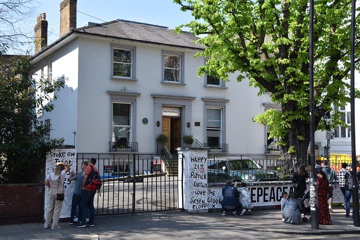 Visit the internationally famous Abbey Road studios, and write your name on the studio's famous walls.