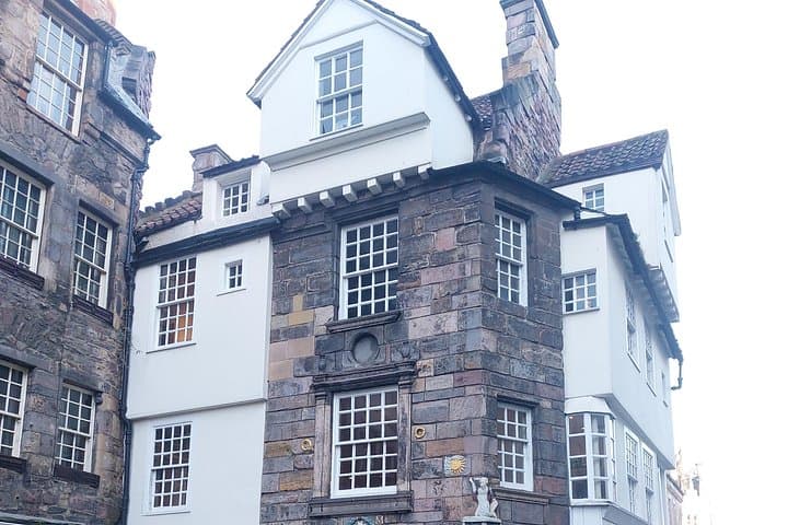 Interactive Treasure Hunt of Edinburgh's Secrets