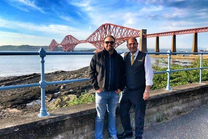 Edinburgh & Johnie Walker Distillery Day Tour with Scottish Local