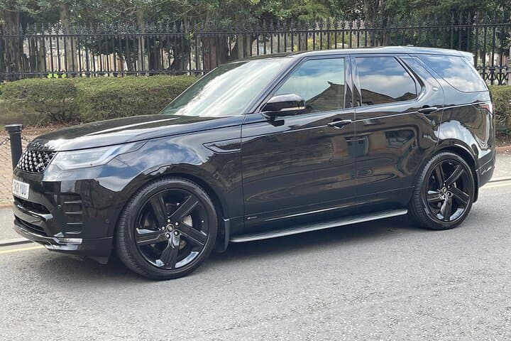 4 Passengers Mild Hybrid Land Rover Discovery