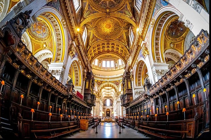 Skip-the-Line St Paul’s Cathedral Private Tour in London