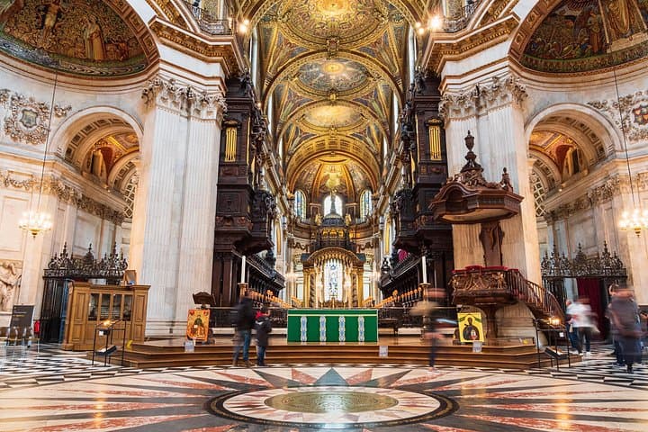 Skip-the-Line St Paul’s Cathedral Private Tour in London