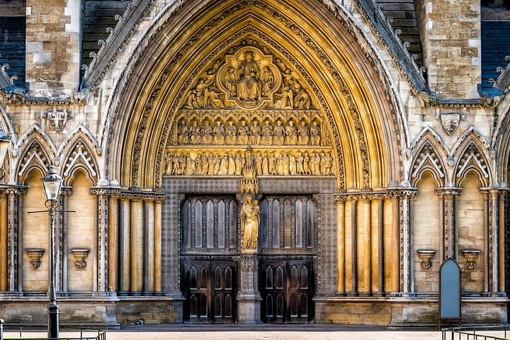 London History and Highlights Private Walking Tour