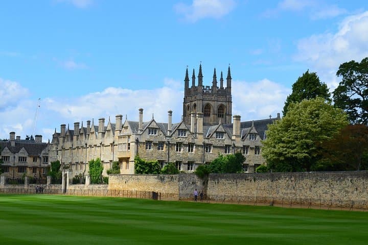 Oxford Highlights Private Half-Day Tour from London by Car