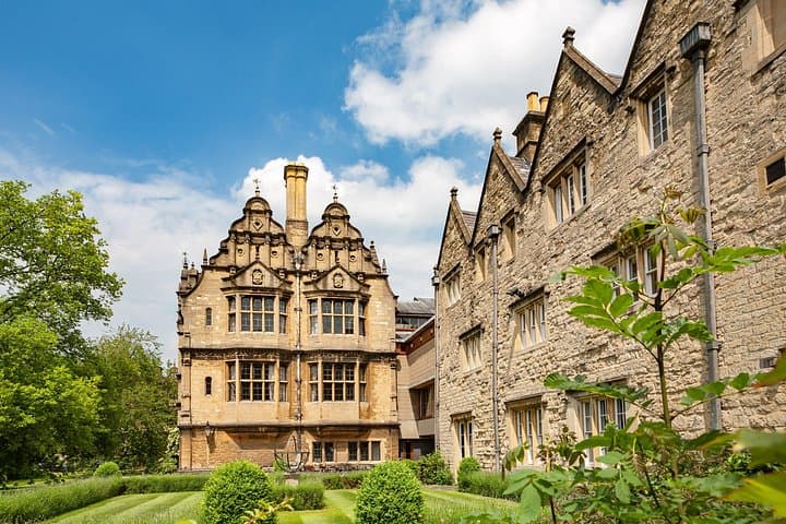 Oxford Highlights Private Half-Day Tour from London by Car