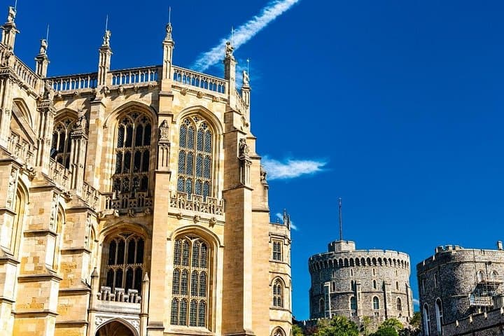 Private Windsor and Hampton Court with Pick Up and Drop Off