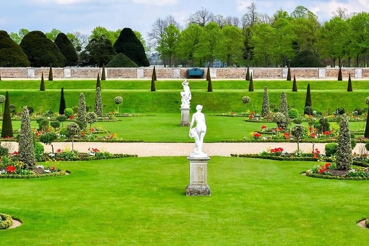 Private Windsor and Hampton Court with Pick Up and Drop Off