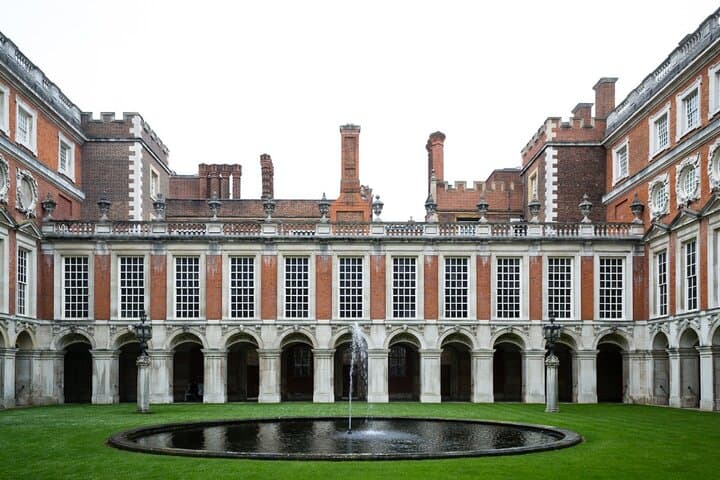 Hampton Court Walking Tour