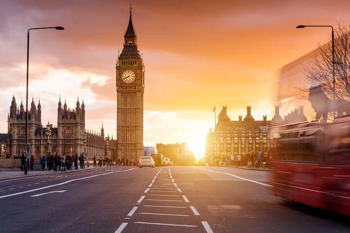 Private walking tour of London Tower