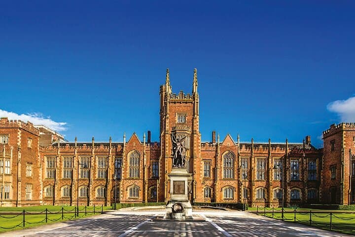 Private Belfast Historical and Political Half-Day Guided Tour