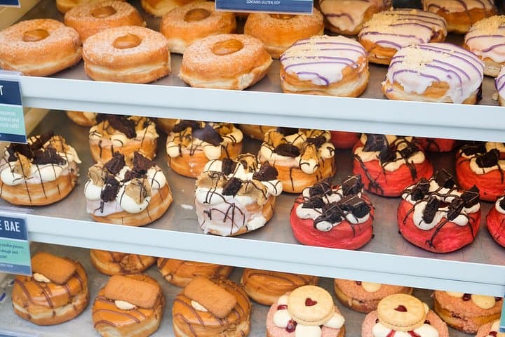 London Borough Market Sweet Treats, Donuts, & Tea Food Tour