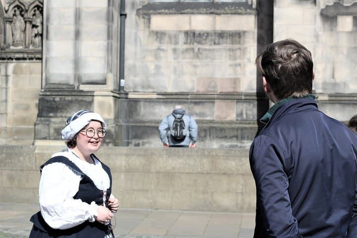 History and Mystery in Edinburgh Old Town Private Tour in French