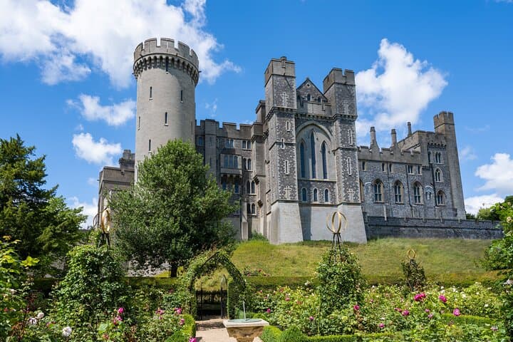 Southampton to Gatwick via Attraction of your choice (Stonehenge, Windsor etc)