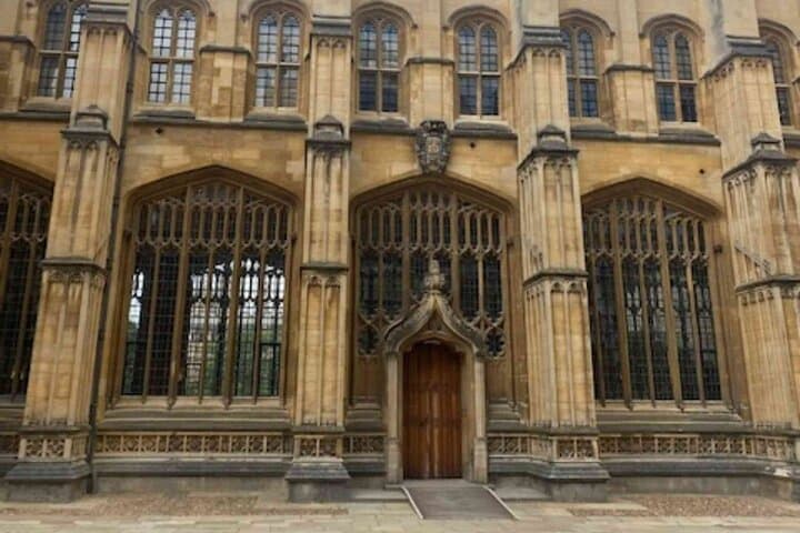 Oxford's literary legends and landmarks: A Self-Guided Audio Tour