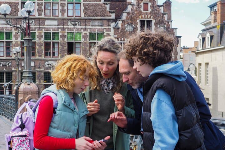 Play an Urban Escape Game in Manchester with family, friends or colleagues!