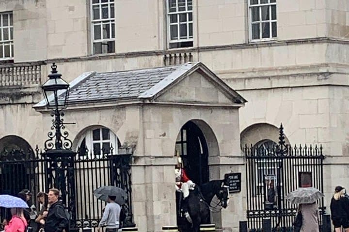 Private Transfer Tour from Heathrow to Central London in a London Black Cab