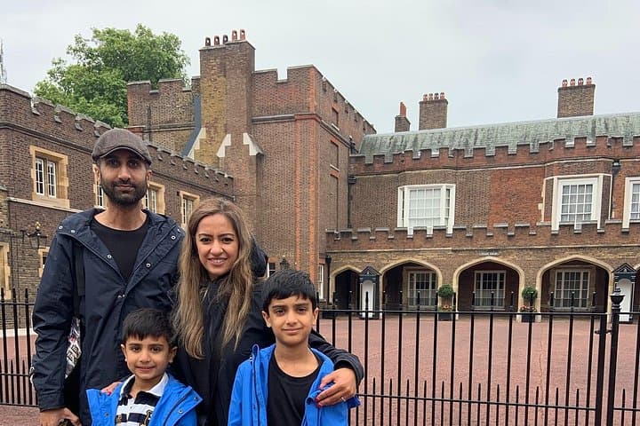 Private Transfer Tour from Heathrow to Central London in a London Black Cab