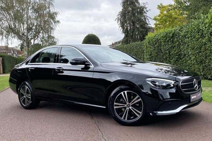 Sedan Departure Transfer from Glasgow City to Glasgow GLA Airport