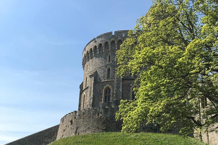 Windsor Castle the largest and oldest occupied castle in the world.