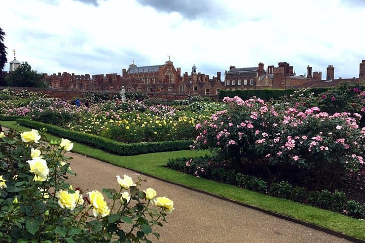 Private Tour: Hampton Court Palace Day Trip from London