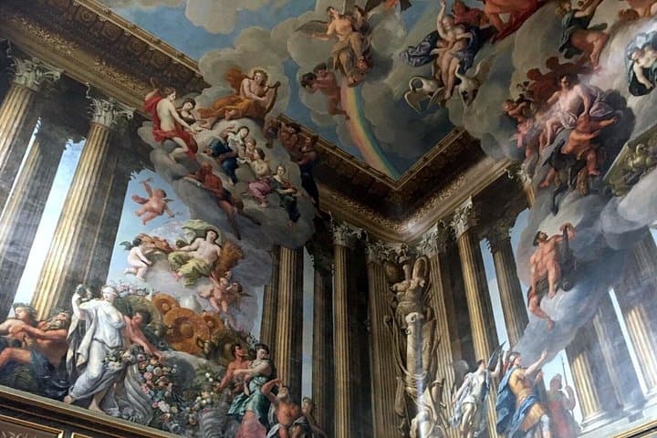 Private Tour: Hampton Court Palace Day Trip from London