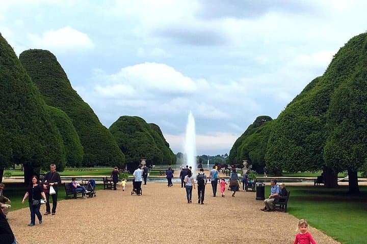 Private Tour: Hampton Court Palace Day Trip from London