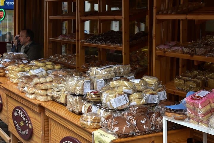 Belfast Centre Food Tour of 12 Local Irish Dishes and Drinks