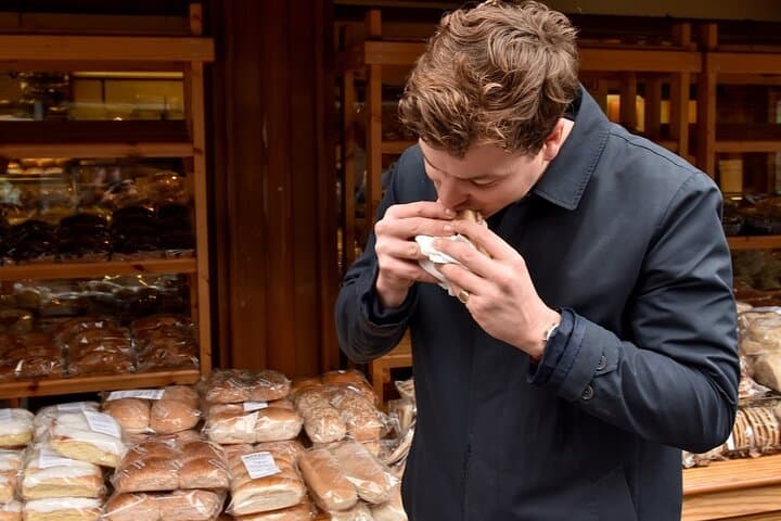 Belfast Centre Food Tour of 12 Local Irish Dishes and Drinks