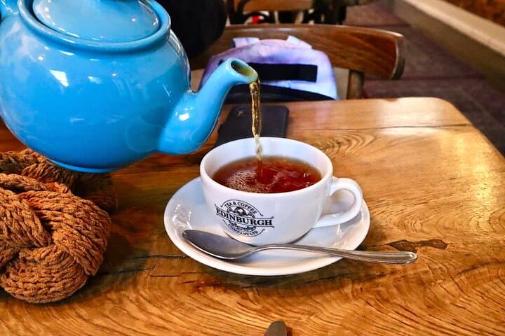 Private Food Tour of Edinburgh with Haggis, Scotch & More