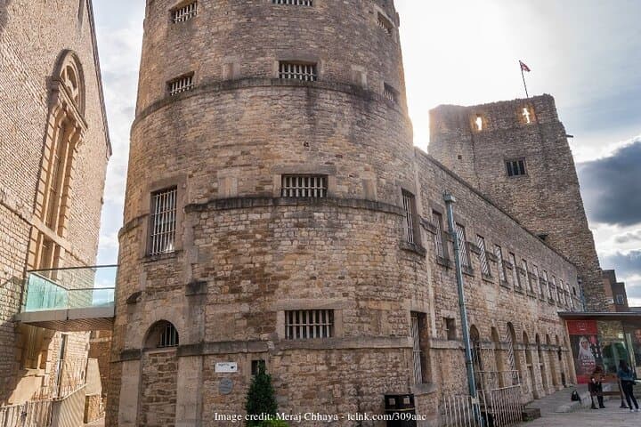 The Fantasy Worlds of Oxford: Private Tour including tickets