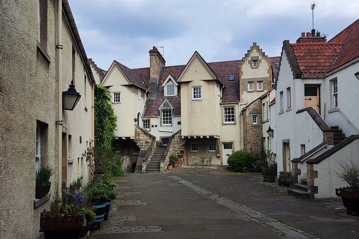 Edinburgh Duddingston Village Self-Guided Walking Tour