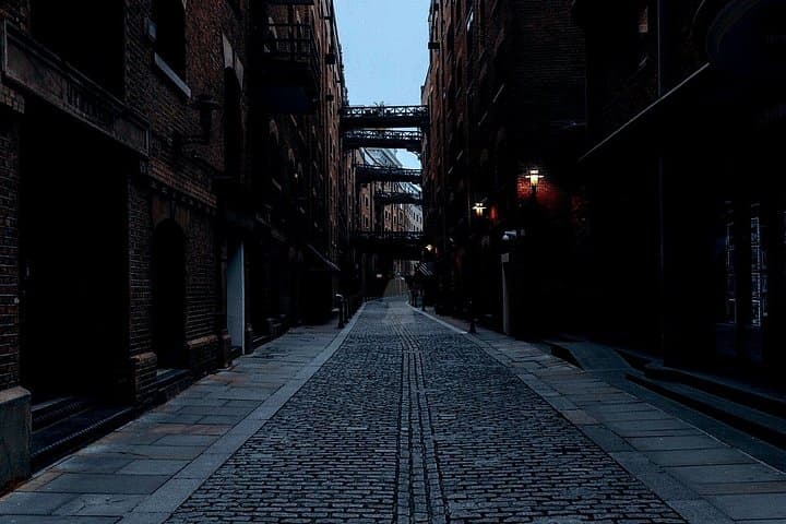 Explore the darken side of London!