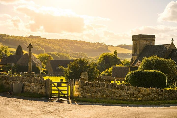 Cotswolds Village Private Car Tour and Photoshoot