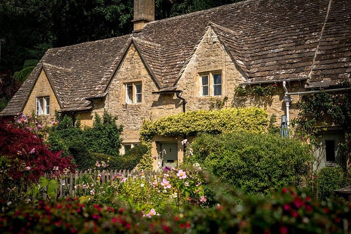 Cotswolds Village Private Car Tour and Photoshoot