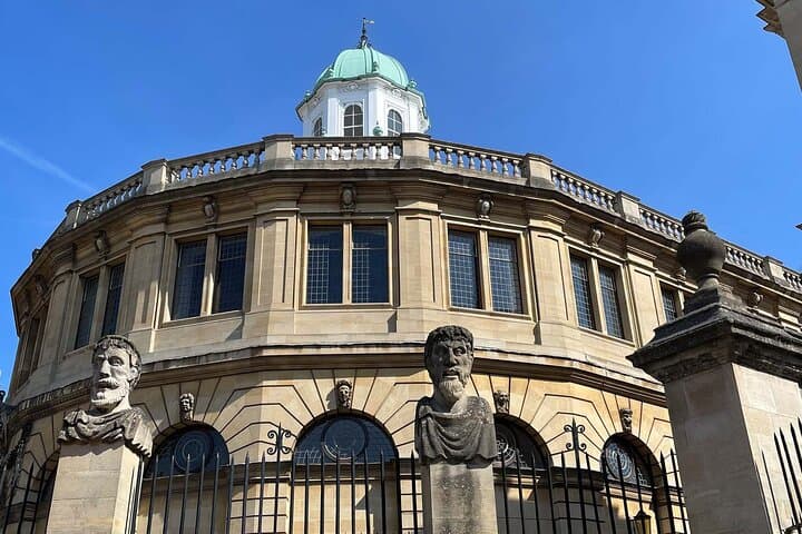 A Guide to the City of Dreaming Spires: A Self-Guided Audio Tour of Oxford