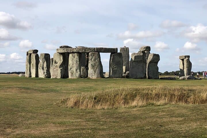 Southampton to Heathrow Airport via Stonehenge & Windsor Castle