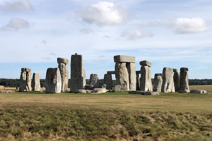 Southampton to Heathrow Airport via Stonehenge & Windsor Castle