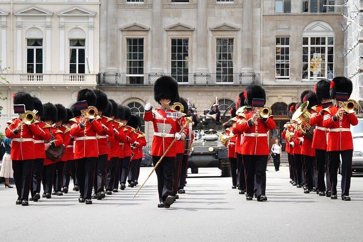 London Family-Friendly Walking Tour with Fun Activities