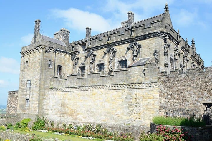 Edinburgh: Mary Queen of Scots Privately Guided Luxury Day Tour